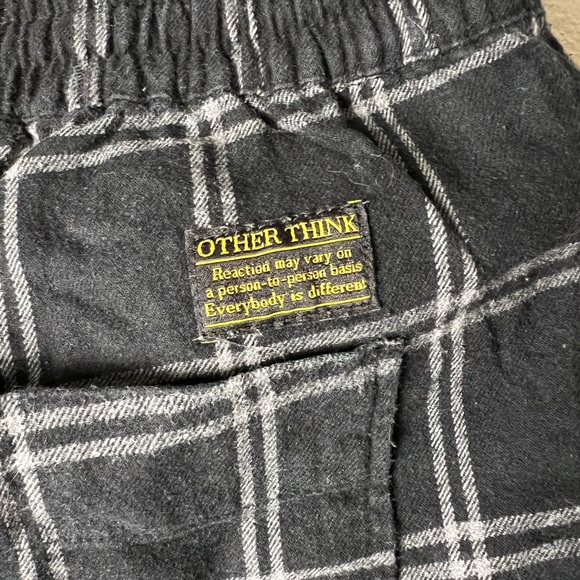 Check pattern medium pants - Picture 3 of 4